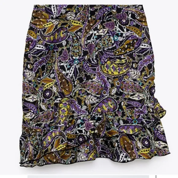 Get Notice In ZARA Purple Paisley Print Ruffle Mini Skirt