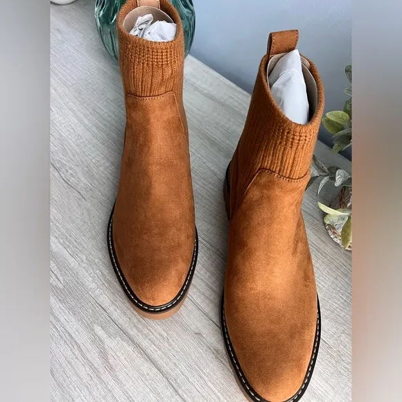 GIANI BERNINI Maxxine Pull-On Booties