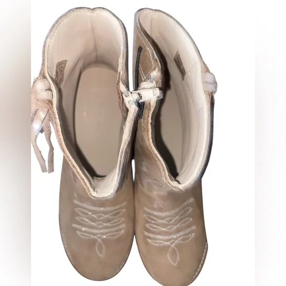 girlsELEPHANTITO Hanna Suede Boot Metallic Blush Ankle Boots with Tassels size 6
