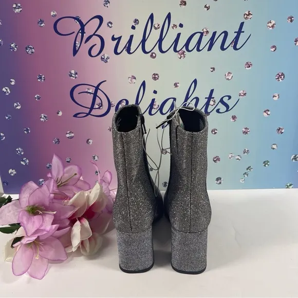 GLITTERING SILVER BOOTS