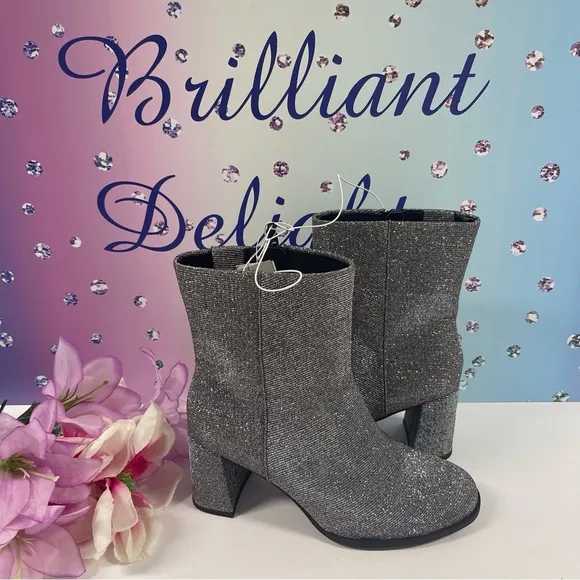 GLITTERING SILVER BOOTS