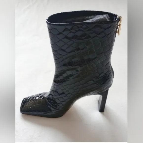 Good American croc embossed patent leather boots