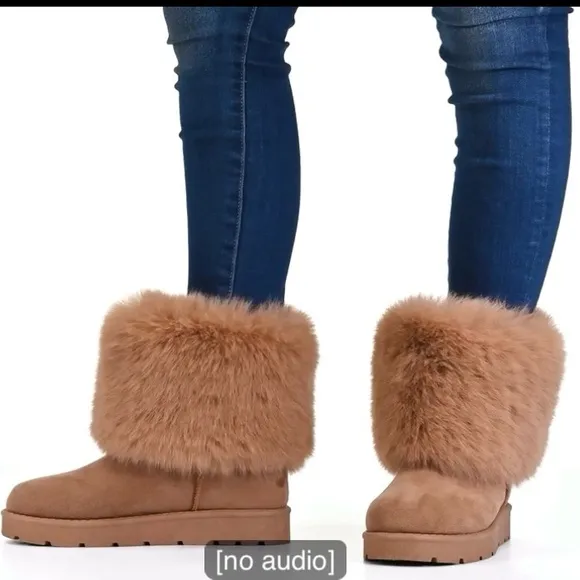 🖤GORGEOUS FAUX FUR BOOTS !!!