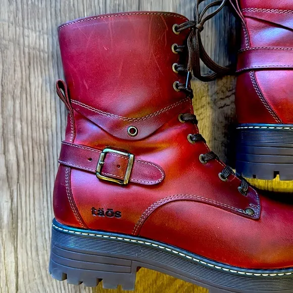GORGEOUS Taos GUSTO Boot! Size 39 Women’s RED (LIKE NEW)