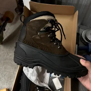 Grizzly GRANDE Black Water Resistant Winter Snow Boots Boys Size 6