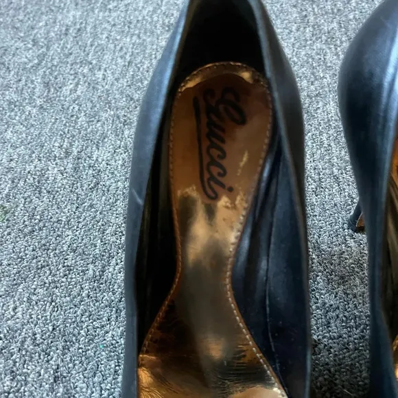 Gucci Black Pump Heels, size 37