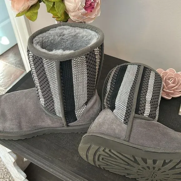GUC UGG Australia Classic Short Woven UGGpure Lined boots(size 9)