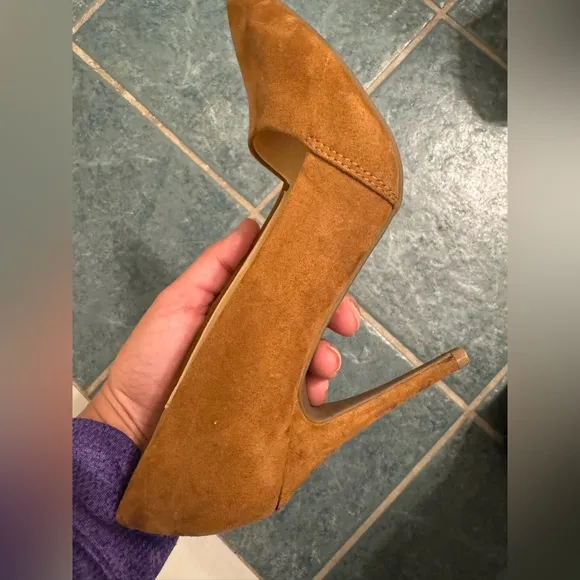 Guess shoes brand new