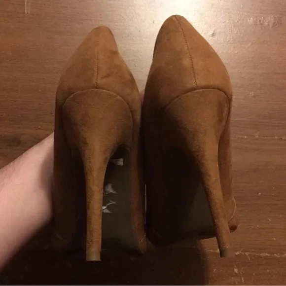 Guess shoes brand new