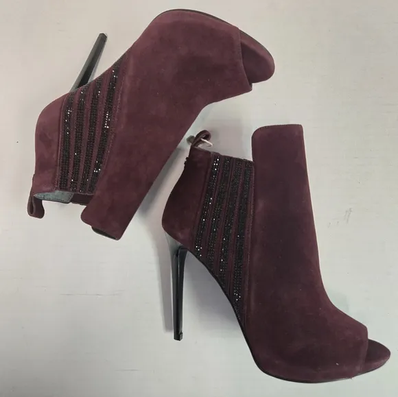 Guess Women's Abela Short Shaft Boots Woman's Heeled Booties Size 39  Peep Toe