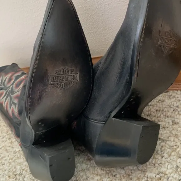 Harley Davidson Women’s Cowgirl Boots Rare find! Size 6.5 NWOT