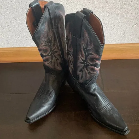 Harley Davidson Women’s Cowgirl Boots Rare find! Size 6.5 NWOT