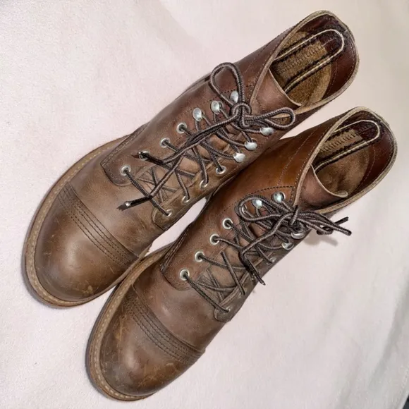 heritage style 8111 iron ranger boots