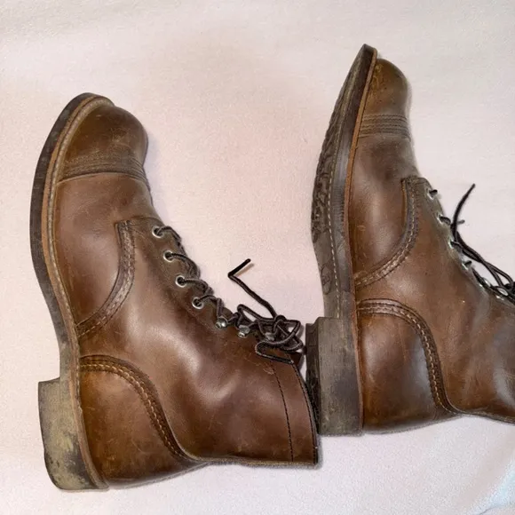 heritage style 8111 iron ranger boots