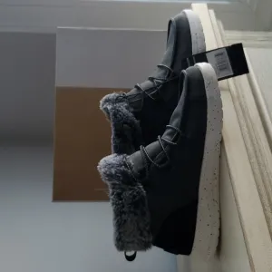 HEY DUDE ELOISE ANKLE BOOTS