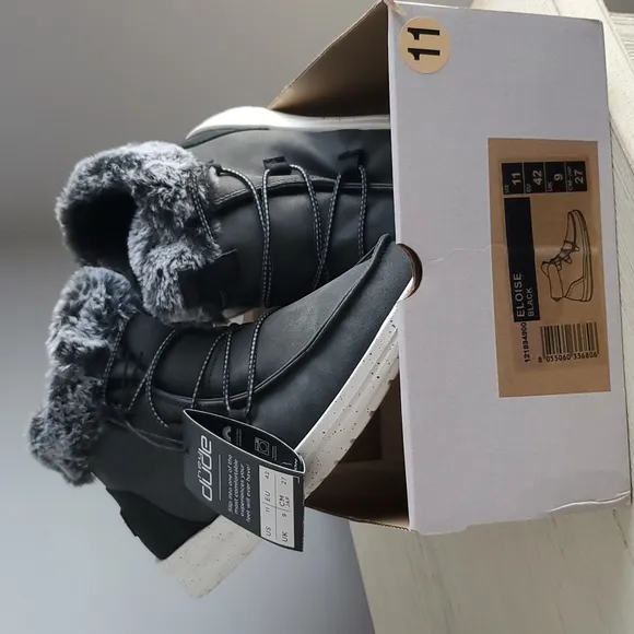 HEY DUDE ELOISE ANKLE BOOTS