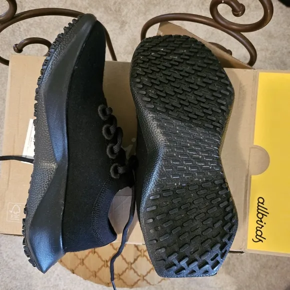 🎉HP🎉 Allbirds Black Wool Dasher Mizzle