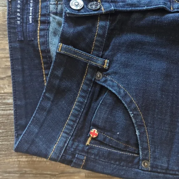 HUDSON&quot;Rebel&quot; Signature bootcut darkwash jeans #W170DHK sz 26x35.5L TALL euc
