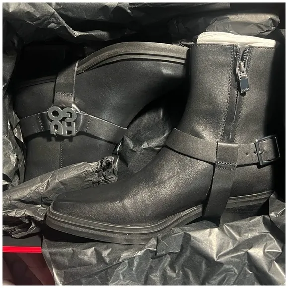HUGO • KODY LEATHER ANKLE BOOTS