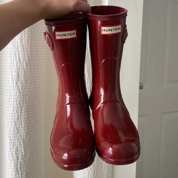 Hunter Boots Women's Original Short Gloss Rain Boots in Dark Red
