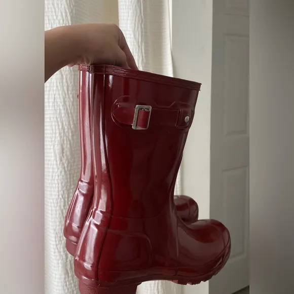 Hunter Boots Women's Original Short Gloss Rain Boots in Dark Red