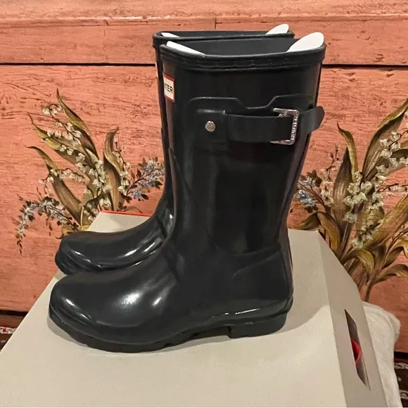 Hunter Dark Slate Original Short Gloss Boots Size 5