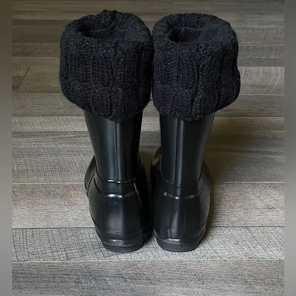 Hunter, Gloss-Black, Women’s Original Short Boot (Size 6) &amp; 2 Pair of Boot Socks