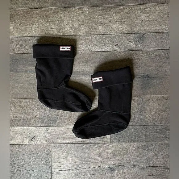 Hunter, Gloss-Black, Women’s Original Short Boot (Size 6) &amp; 2 Pair of Boot Socks