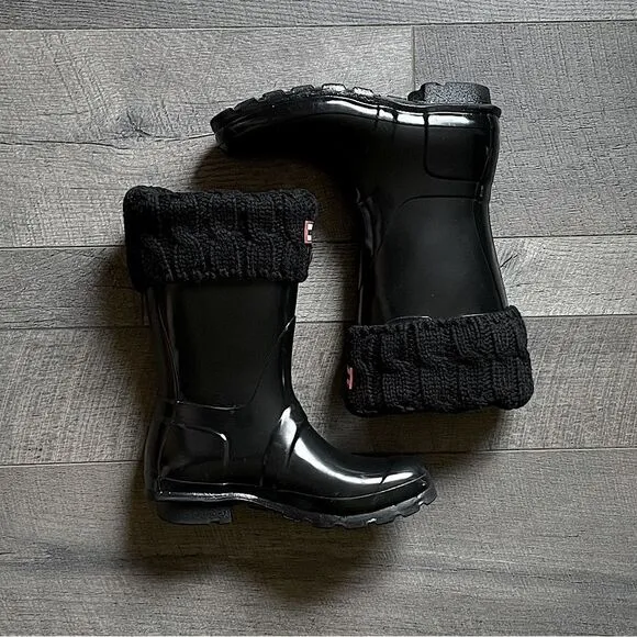 Hunter, Gloss-Black, Women’s Original Short Boot (Size 6) &amp; 2 Pair of Boot Socks