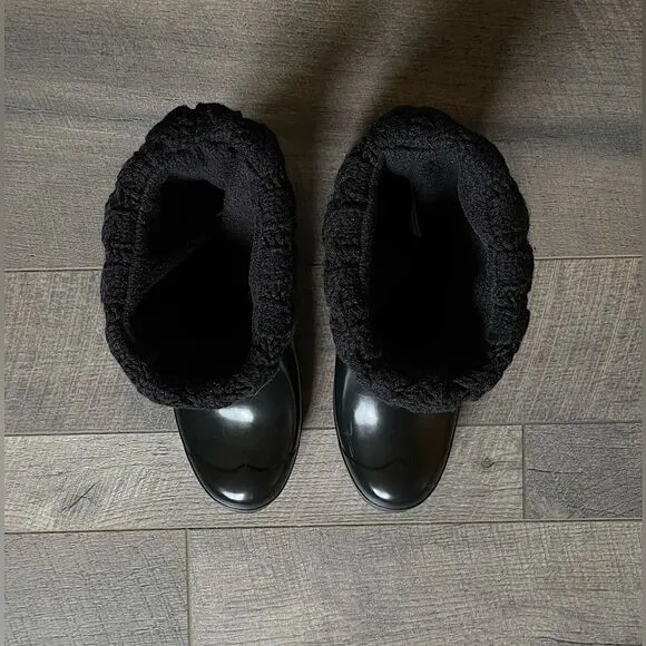 Hunter, Gloss-Black, Women’s Original Short Boot (Size 6) &amp; 2 Pair of Boot Socks