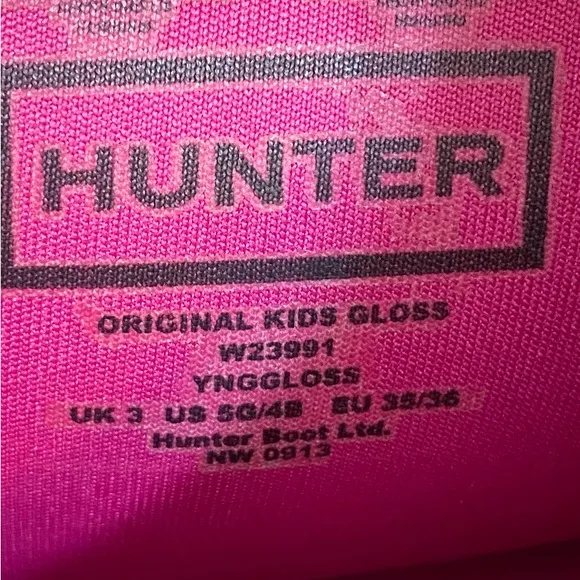 Hunter original kids tall gloss pink rain boots in size 5