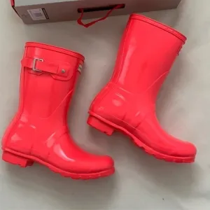 Hunter Original Short Glossy Rain‎ Boots hyper pink