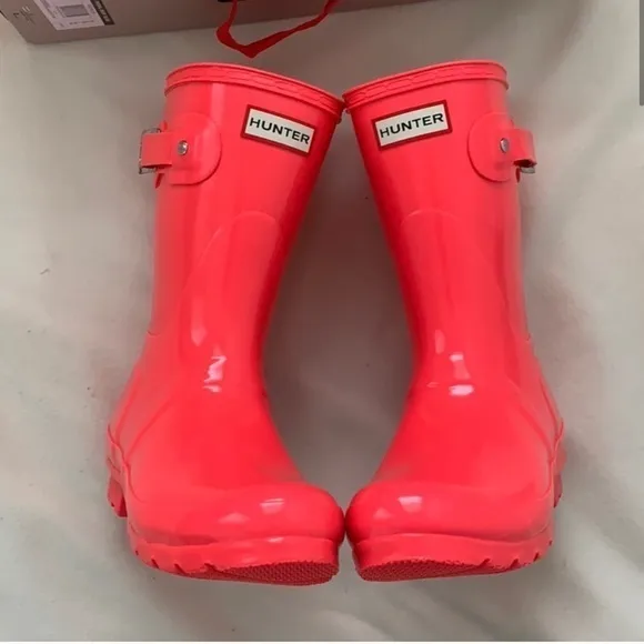 Hunter Original Short Glossy Rain‎ Boots hyper pink