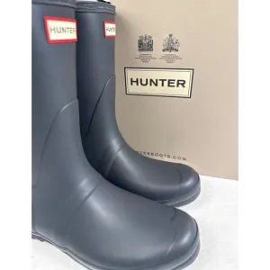 Hunter Women’s Original Back Adjusted Short Black Rubber Rain Boot size 9