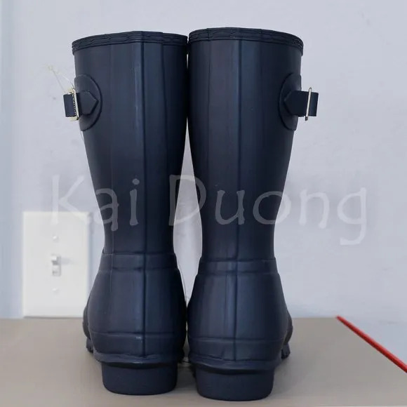 Hunter-Women's Original Short Rain Boots in Navy color