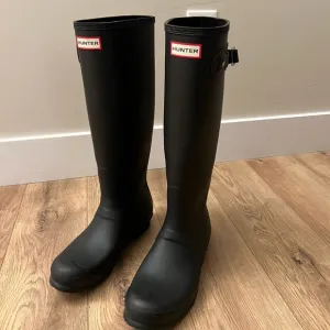 Hunter Women’s Original Tall Rain Boots Matte Black size 8