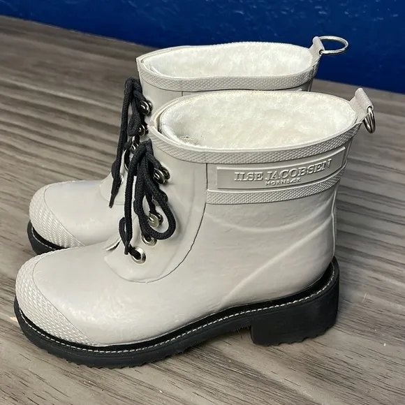 ILSE JACOBSEN HORNBAEK GRAY SHORT RUNBER BOOTS 36= 6