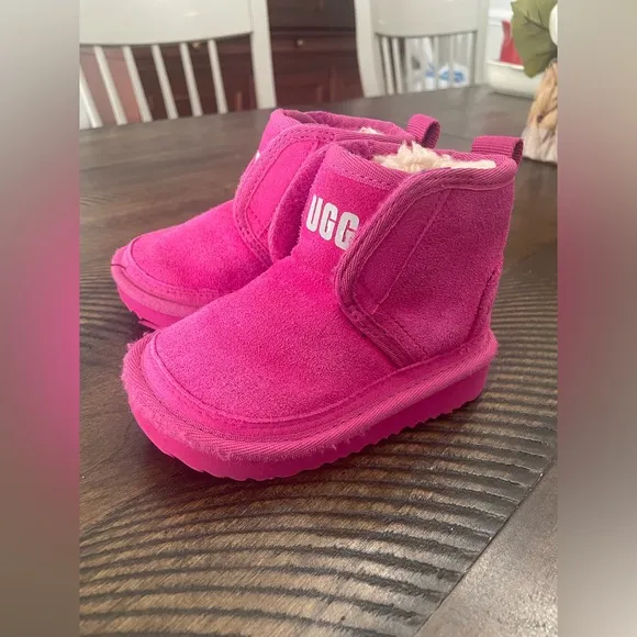 Infant Girls UGG Neumel EZ-Fit Bright Fuchsia Pink Suede Winter Boots size 6