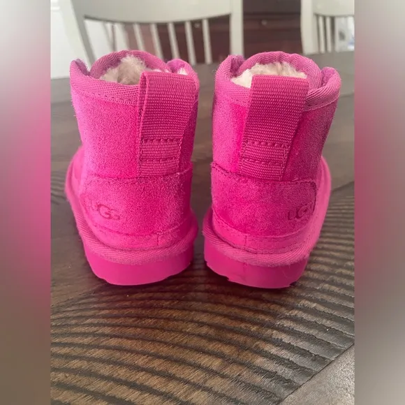 Infant Girls UGG Neumel EZ-Fit Bright Fuchsia Pink Suede Winter Boots size 6