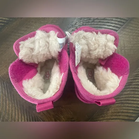 Infant Girls UGG Neumel EZ-Fit Bright Fuchsia Pink Suede Winter Boots size 6