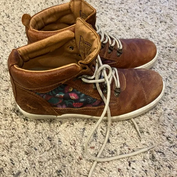 Inkas rooster camping boot size 8