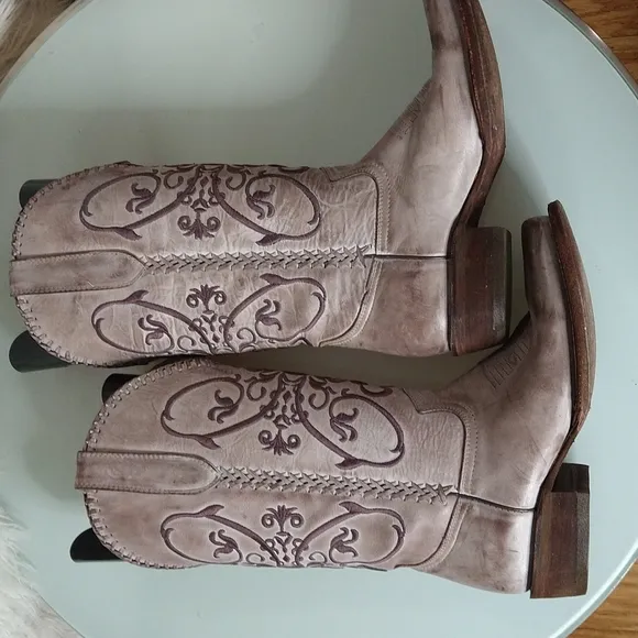 J.B. Dillon Mexico Leather Western Boots With Lazer Etched Flowers Women…