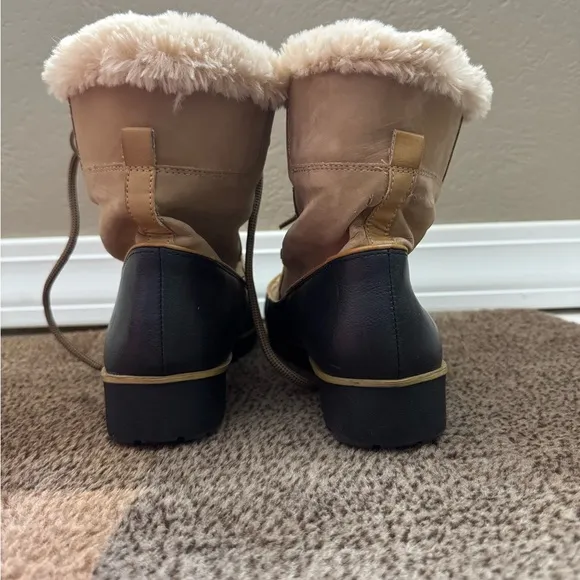 JBU Tan and Black Winter Boots