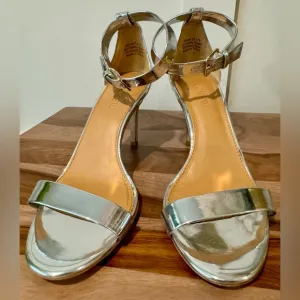 JCrew Heels in Metallic/Leather, size 7.5