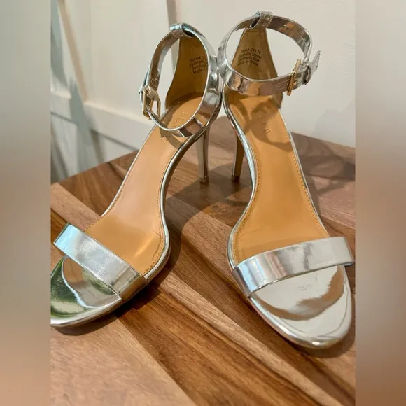 JCrew Heels in Metallic/Leather, size 7.5