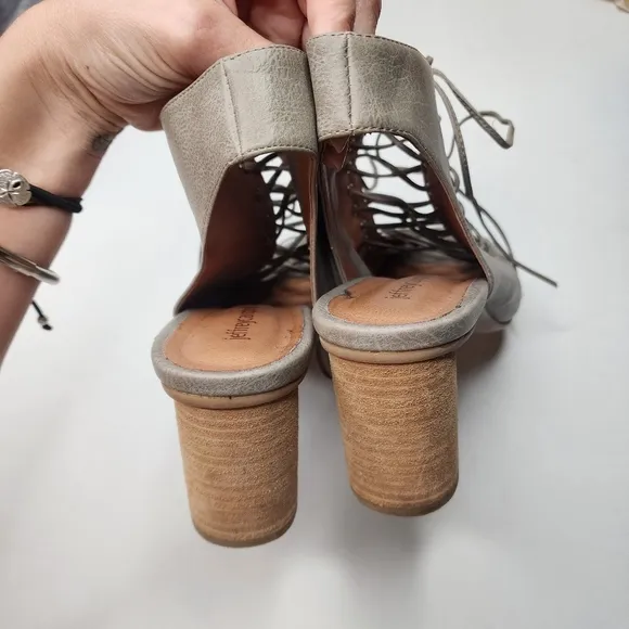 Jeffrey Campbell Covets lace up heels Open Toe Tan Size 10