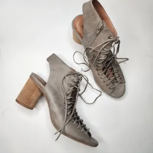 Jeffrey Campbell Covets lace up heels Open Toe Tan Size 10