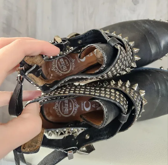 Jeffrey Campbell Everly Silver Spike  Embellished Buckle Boots Black Washed Sz 7