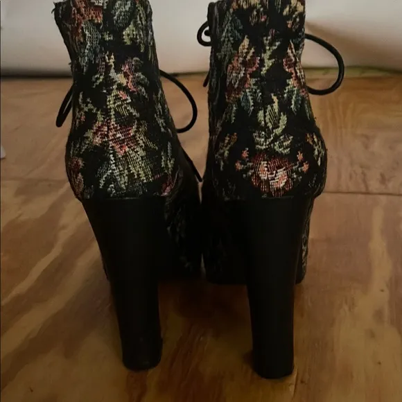 Jeffrey Campbell Havana Last Vintage Vibe Floral Lace-Up Platform Ankle Boots 7