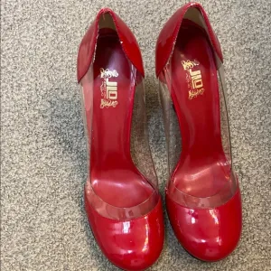 Jennifer Lopez Women's Red Heels